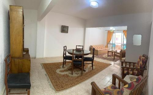Posezení v ubytování El Madyafa Chalet