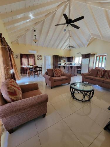 Luxury Villa, Cades Bay, Nevis - Villa Tranquil