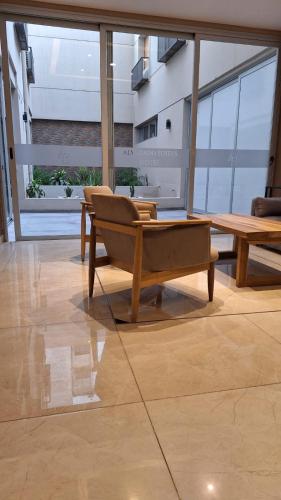 Posezení v ubytování Hotel Alvarado Suites