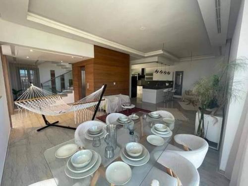 Posezení v ubytování Penthouse Hôtholrie vue mer avec piscine A Gammarth Touristique