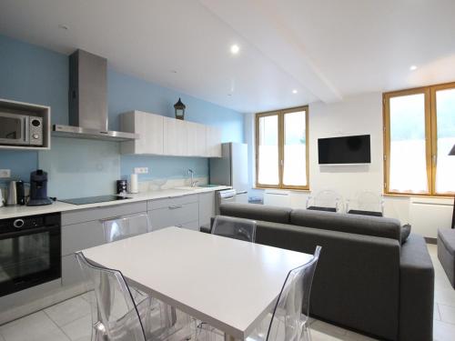 Bel F2 au 3e étage avec ascenseur, parking privé, wifi, cuisine équipée et local à skis - Mont-Dore - FR-1-415-70