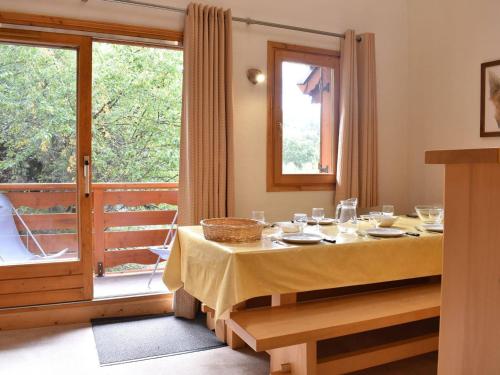 Photo de la galerie de l'établissement Appartement Mezzanine 5 Pièces, 11 Pers, Parking, Proche Pistes - Méribel - FR-1-180-648, à Les Allues