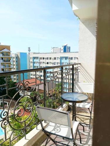 Balkón nebo terasa v ubytování 2BR Fully furnished Cozy and Spacious Condominium