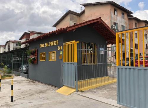Το κτήριο όπου στεγάζεται  το διαμέρισμα