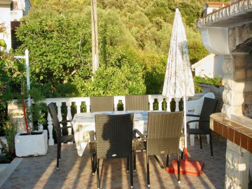 Family-friendly apartment with parking in Vinišće, 100 m²