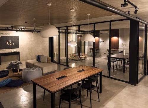 Posezení v ubytování Yamato Hostel