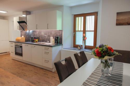 Η κουζίνα ή μικρή κουζίνα στο Appartement Premsteingut