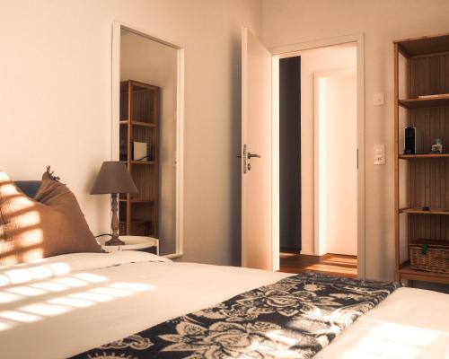 Postel nebo postele na pokoji v ubytování Lakeview Homestay - Private Guest Rooms & Bathroom