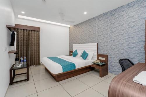 Gallery image of the grand hotel anand in Anand