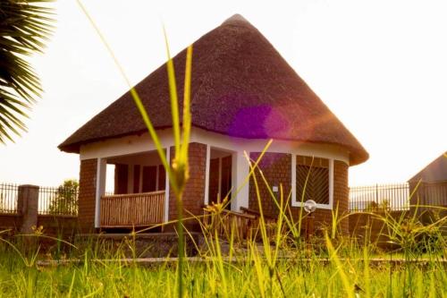 The Dream Experience Lodge - Support an Orphanage