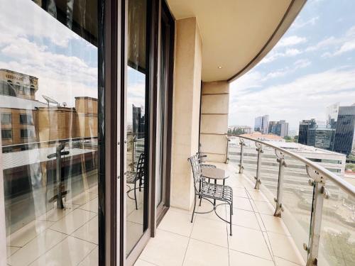 Balkoni atau teres di Michelangelo Hotel Luxury 1 Bedroom Apartment- Nelson Mandela Square & Sandton City