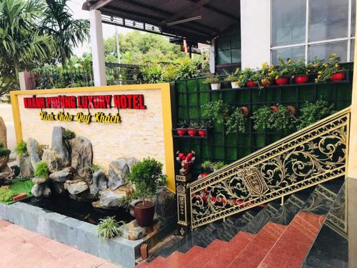Сад в Khánh Phương Luxury