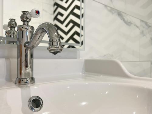ROMEO 300 m du lac jacuzzi garage