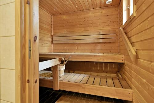Φωτογραφία από το άλμπουμ του Holiday Cabin Aurora River inc Wilderness Sauna σε Levi