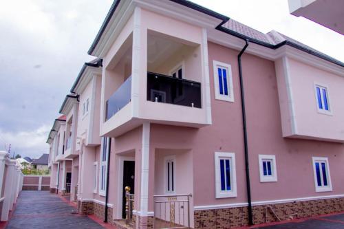 Gallery image of A Luxurious Room - The Paletinos in Umuahia