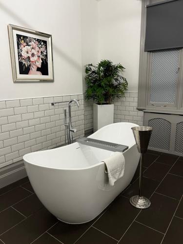 Best Western The Grand Hotel Hartlepoolにあるバスルーム