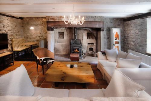 Photo de la galerie de l'établissement La Maison d'Edouard, à Lanobre