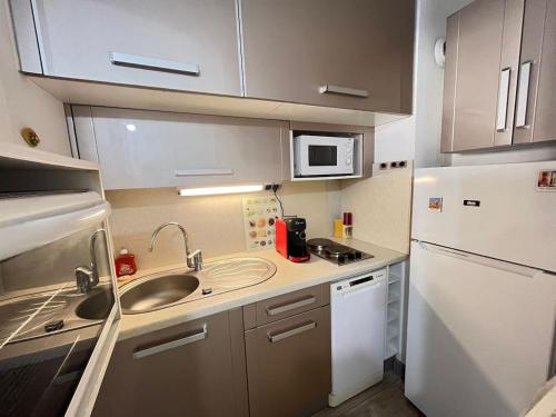 Appartement fréjus avec piscine - plage - parking