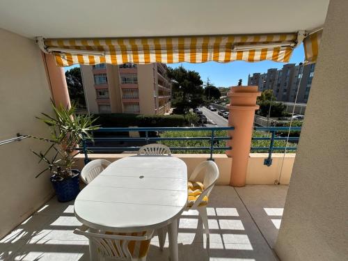 Appartement fréjus avec piscine - plage - parking