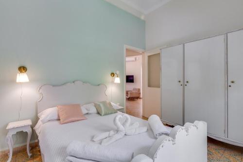Samouil Apartment steps from the beach