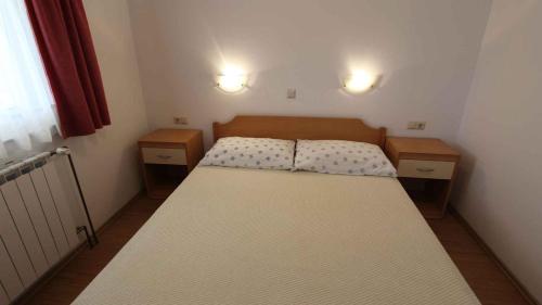 Posteľ alebo postele v izbe v ubytovaní Apartment Malinska, Primorje-Gorski Kotar 20