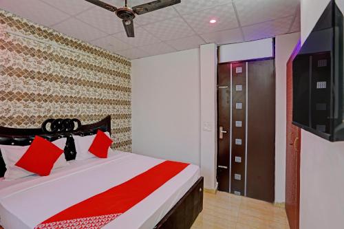 TV a/nebo společenská místnost v ubytování Hotel O Royal Dream