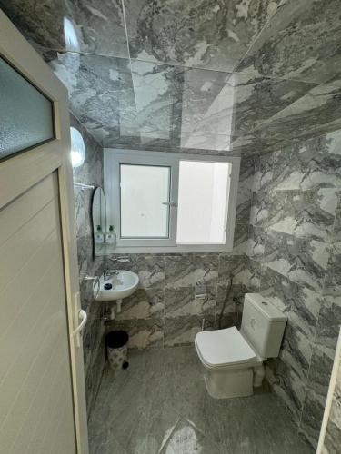 Un baño de Line Up Surf House