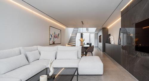 Spectacular Luxury & Design Home