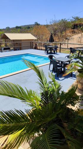 Afbeelding uit fotogalerij van Chalé Bella Serra piscina café da manhã incluso in Jaboticatubas