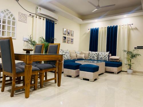 Posezení v ubytování Umang - Premium Resort like Villa in Vrindavan