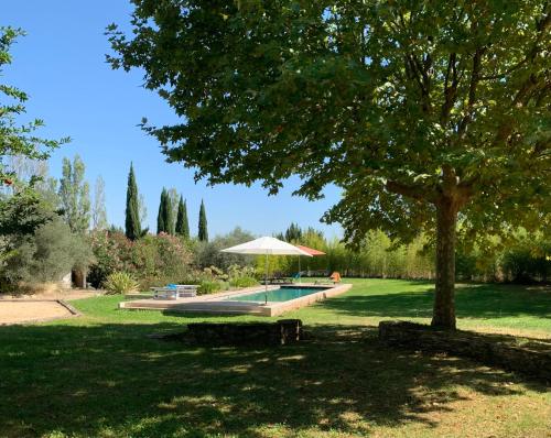 Κήπος έξω από το Appartement Duplex dans Petit Mas calme