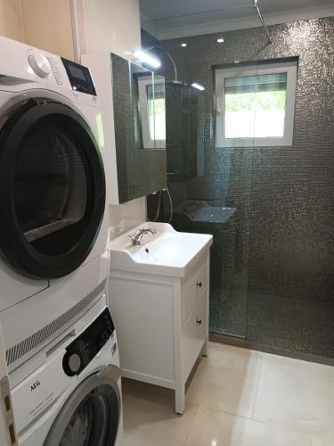 Φωτογραφία από το άλμπουμ του ClausStudio Greenfield Baneasa σε Otopenii de Jos