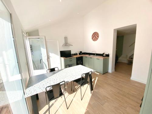 Chambre PRIVÉE climatisée dans COLOCATION - Pessac - Tram B - WIFI - Terrasse - REF BR1