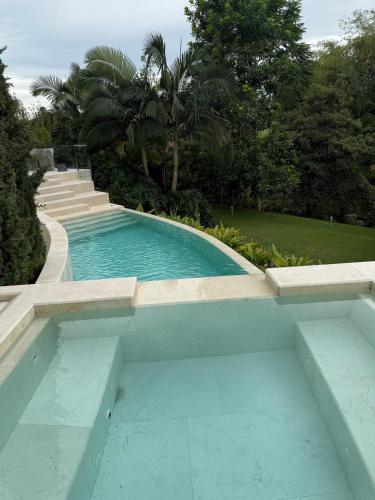 Gallery image of Next Level Luxury Pereira House Pool and Cinema with a Built Area of 850 m2 on a 3600 m2 Lot in Pereira