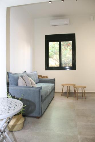 Pirgos Cozy Apartment for 4 by MPS