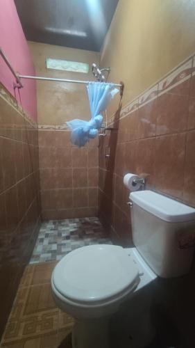 Bilik mandi di La inculta hostel Ometepe