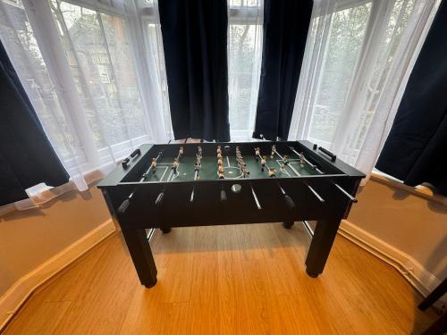 Eine Spielezimmer in der Unterkunft Very Large Central Property