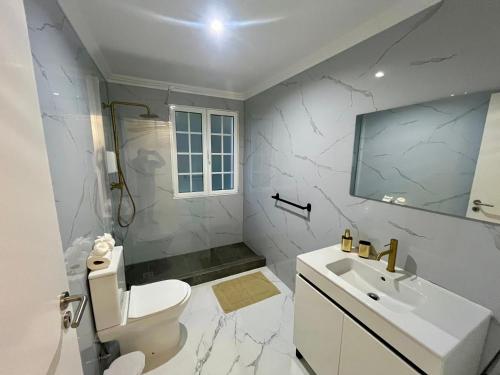 Ένα μπάνιο στο Casa Caloura Water Deluxe Accommodation & Spa