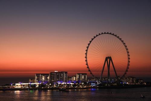 Perfect Dubai Eye & Sunset View w Early Check In and Late Check Out Facility w JBR Beach Access