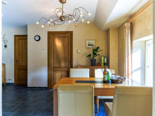 Posezení v ubytování Apartment in Aywaille by River Amblève