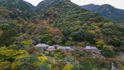 Landskap semula jadi dekat dengan ryokan