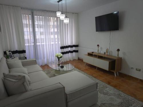 Gallery image of Apartaments Mukarram in Santiago