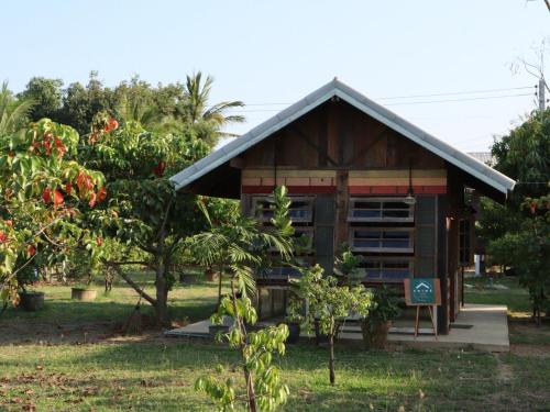 Κήπος έξω από το Shine Villa Sukhothai