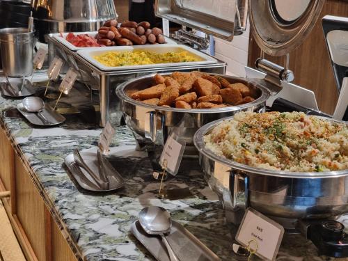 Jídlo v hotelu nebo okolí