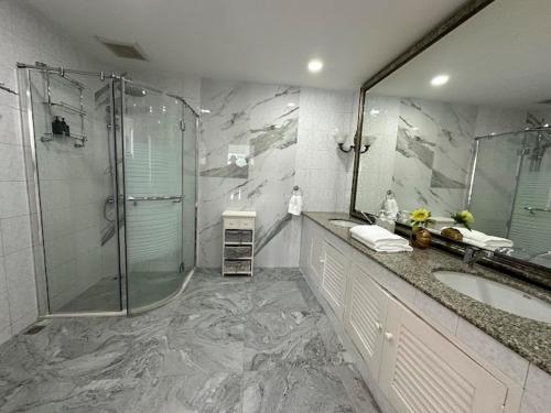 Koupelna v ubytování Dolce Vita Villa Memory Bang-Tao Phuket