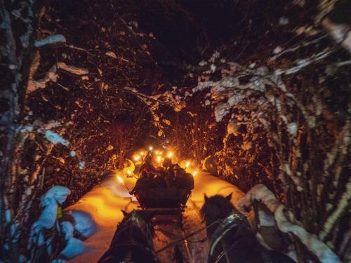 Fotografie z fotogalerie ubytování Stodoły w Bieszczadzie domy z basenem i widokiem na góry v destinaci Polańczyk