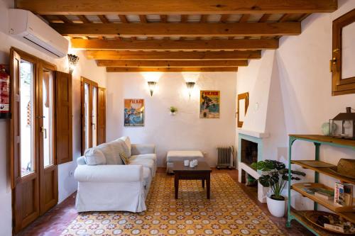 Casa Joya - House in Casco Antiguo with Patio & Roof Terrace