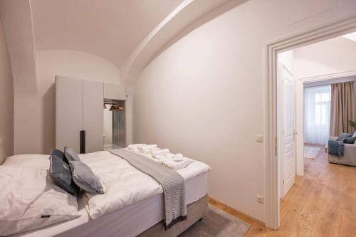 1 BDR - Apartment Majestic, right near Vienna's Old City
