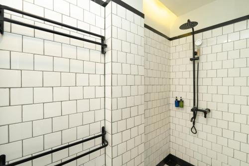 Bagno di The Local Khaosan Bangkok Hotel