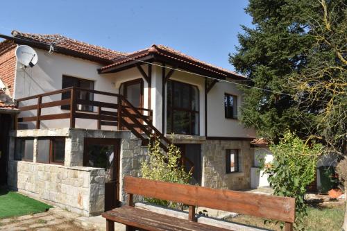 Το κτήριο όπου στεγάζεται  η βίλα